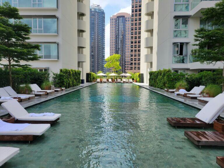 %customfield(project_name)% Singapore Condo Pool